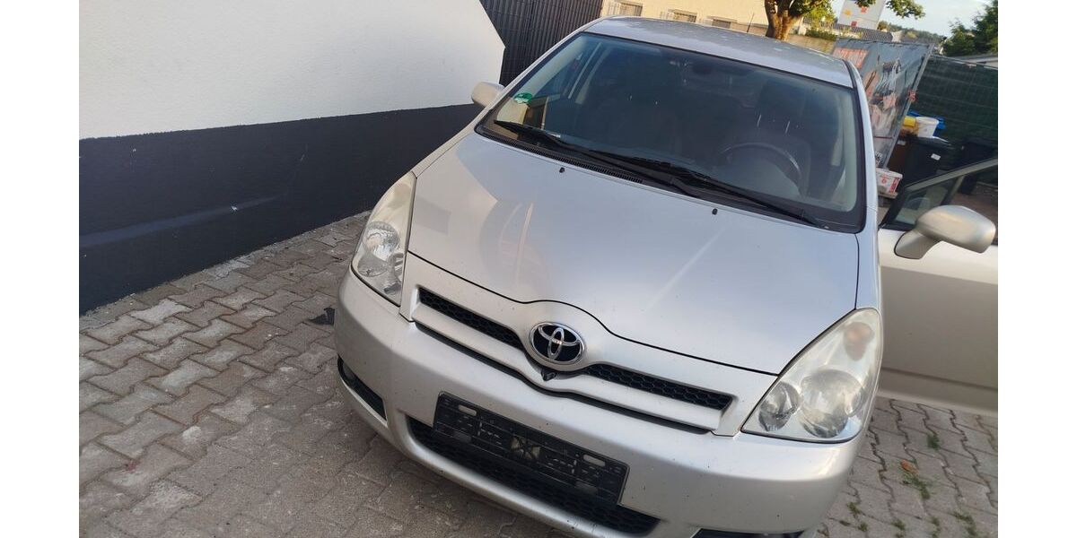 Toyota Verso 153.000 km 3.400 &euro; Ulm 89081