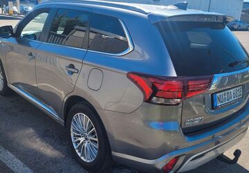 Mitsubishi Plug-in Hybrid Outlander 105.000 km 23.999 &euro; Neu Ulm 89231