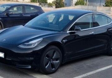 Tesla Model 3 130.000 km 21.200 &euro; Illertissen 89257