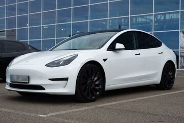 Gebrauchte Tesla Model 3