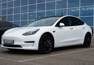 Tesla Model 3 95.000 km 30.999 &euro; Neu-Ulm 89231