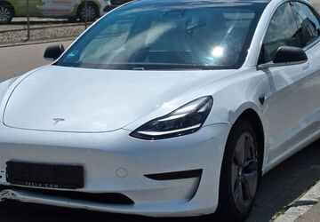 Tesla Model 3 61.800 km 18.999 &euro; Elchingen 89275